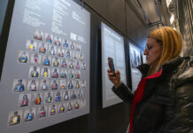 Una escultura multimedia acerca a Nueva York las historias y aportes de los refugiados