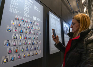 Una escultura multimedia acerca a Nueva York las historias y aportes de los refugiados