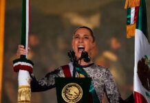 Los bordados de la presidenta de México, legado indígena alabado en el exterior