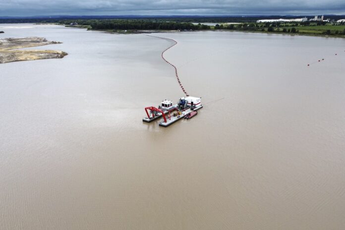 DCIM103MEDIADJI_0088.JPG sand mining