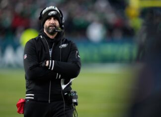 Eagles, campeones del Super Bowl, caen ante 49ers avecinando posibles cambios en personal Super Bowl