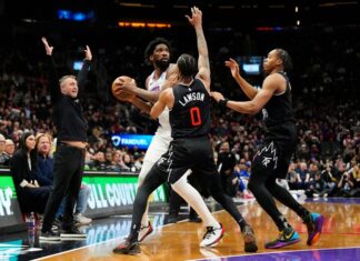 Los 76ers vencen 115-102 a los Raptors tras una primera mitad de 80 puntos 76ers