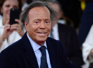 Julio Iglesias niega acusaciones de abuso sexual y dice que son «absolutamente falsas»