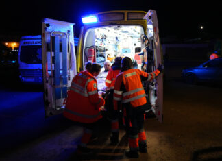 Al menos 39 muertos en el choque de trenes en España mientras continúan labores de rescate