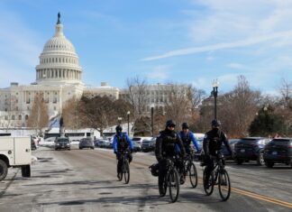 Senado de EE. UU. aprueba acuerdo de financiación del Gobierno pese a resistencia de republicanos Senado