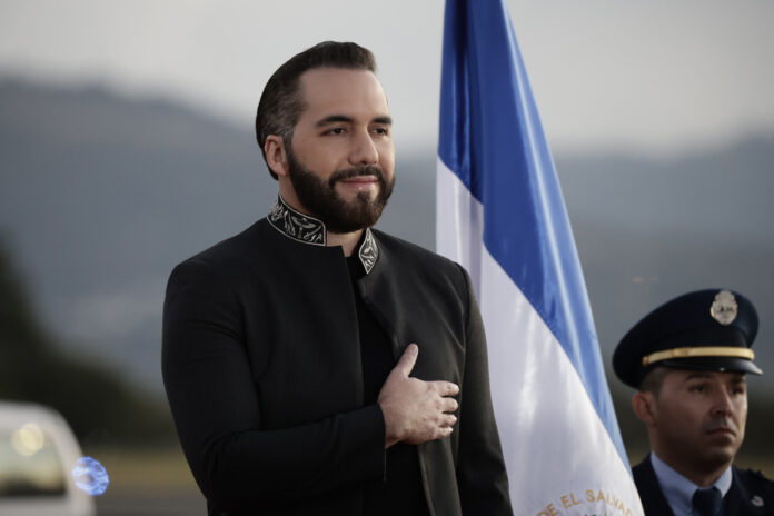 Bukele llega a Costa Rica para colocar la primera piedra de una cárcel de alta seguridad