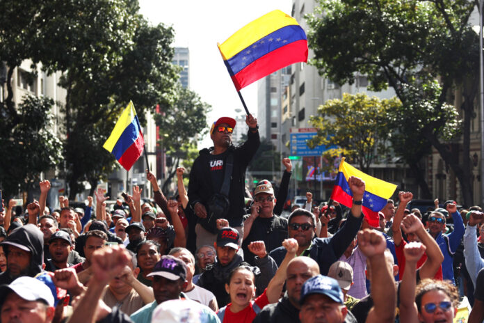 Chavistas piden en Caracas que "devuelvan" a Maduro tras captura por parte de EE.UU.