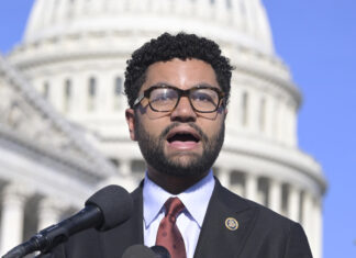 Congresistas de EE. UU. condenan agresión racista contra representante hispano en Sundance