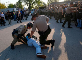 Crecen los casos de ciudadanos detenidos en operativos de ICE