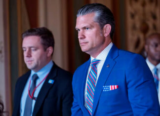 El Pentágono adopta el chatbot Grok AI de Musk, envuelto en críticas globales