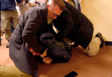 El hombre que atacó a la legisladora Omar tiene antecedentes penales y es partidario de Trump