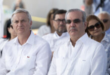 Kast recorre el muro que construye República Dominicana en la frontera con Haití