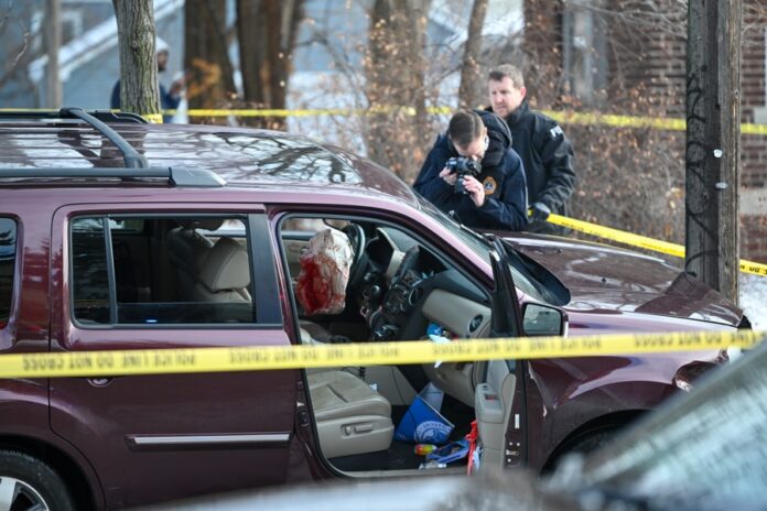 Muere una mujer por disparos de agentes migratorios de EE.UU. en Minnesota