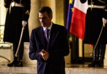 Sánchez hablará con Delcy Rodríguez y con Edmundo González para facilitar la transición