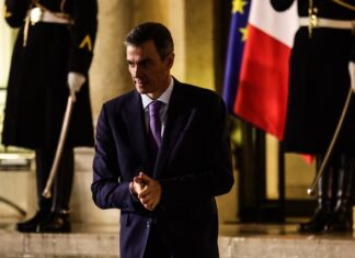 Sánchez hablará con Delcy Rodríguez y con Edmundo González para facilitar la transición