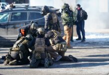 Agentes implicados en tiroteo de mortal de Pretti son puestos en licencia administrativa tiroteo