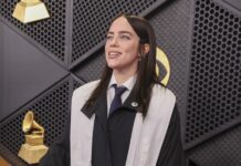 Billie Eilish gana el Grammy a mejor canción con WILDFLOWER y lanza un mensaje contra ICE Billie Eilish