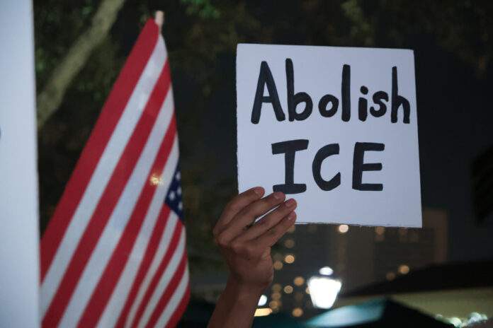 EEUU arresta a 25 personas más por una protesta contra el ICE en iglesia en Minnesota