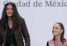 Salma Hayek: «Es momento de contar historias cuando estamos siendo atacados moralmente»