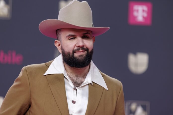 Bad Bunny, el gran ganador de un Premio Lo Nuestro lleno de amor a los inmigrantes Premio Lo Nuestro