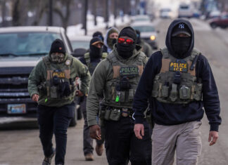 Agentes encubiertos, placas falsas: reportes sobre tácticas del ICE aumentan el miedo en Minnesota