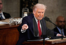 El discurso del Estado de la Unión de Trump: una campaña publicitaria de una duración récord llena de afirmaciones engañosas