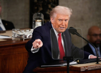 El discurso del Estado de la Unión de Trump: una campaña publicitaria de una duración récord llena de afirmaciones engañosas