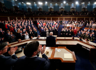 Claves del discurso de Trump: ensalzar la economía, patriotismo y un giro oscuro sobre demócratas