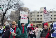 Grupos comunitarios realizan vigilia en Filadelfia en demanda de apoyo a los derechos de los inmigrantes inmigrantes