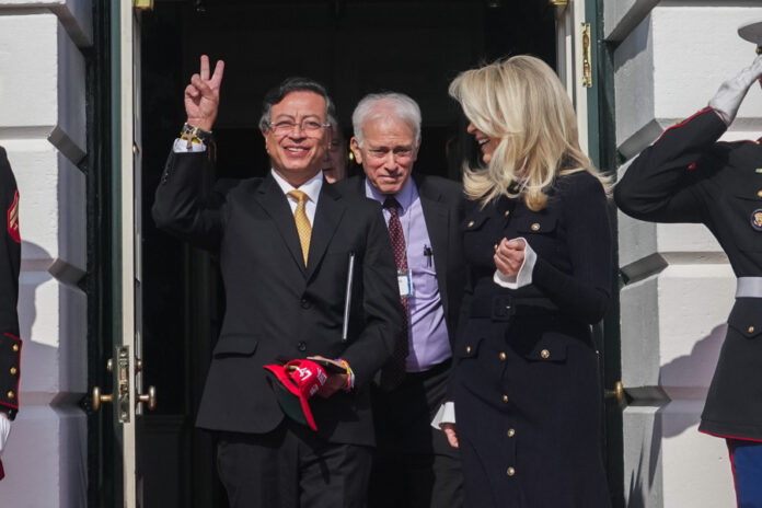 Petro niega haberle pedido a Trump que le retire las sanciones