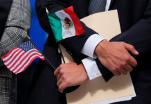 ¿Por qué los hispanos tienen dos apellidos y cómo funciona esto en EE. UU.?