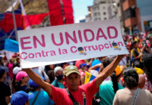 Reporte muestra un retroceso en los esfuerzos anticorrupción en democracias y alerta sobre EE. UU.