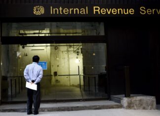 Servicio de Impuestos de EE. UU. compartió por error con Inmigración datos de contribuyentes