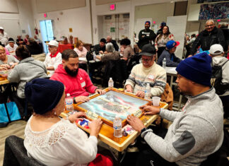 Taller Puertorriqueño inaugura torneo de dominó que une generaciones dominó