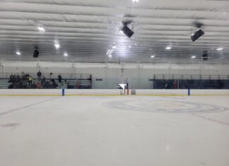 Tres muertos, entre ellos el agresor, en un tiroteo durante partido de hockey en Estados Unidos