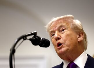 Trump dice que 50 millones de barriles de petróleo venezolano están en camino a Houston