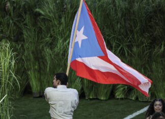 Puerto Rico se detiene 13 minutos para aplaudir la historia y celebrar el éxito de Bad Bunny