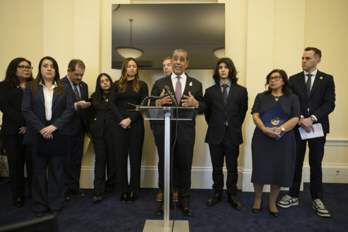 Demócratas invitan al estado de la Unión a personas afectadas por políticas migratorias Unión