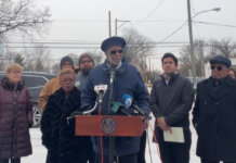 Operativo en Montgomery sin orden judicial inicial, desata críticas por el uso de fuerza en presencia de niños y tácticas de agentes enmascarados