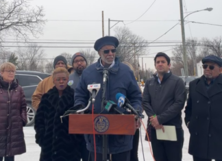 Operativo en Montgomery sin orden judicial inicial, desata críticas por el uso de fuerza en presencia de niños y tácticas de agentes enmascarados