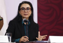 México exige a EE. UU. esclarecer muerte de migrante detenido por ICE, tras 14 decesos