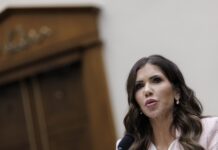 Trump sustituye a la secretaria de Seguridad Nacional en pleno cierre del departamento