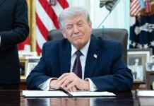 Trump firma una orden ejecutiva para limitar el voto por correo voto