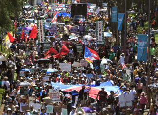 Miles protestan en Puerto Rico contra proyecto turístico-residencial en la costa suroeste turístico