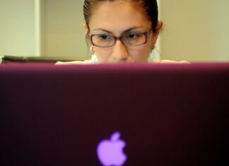 Mujeres tienen 19% menos de probabilidades de ocupar puestos de liderazgo en Latinoamérica mujeres