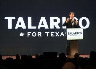 Latinos en Texas impulsaron la victoria de Talarico, la nueva figura estrella demócrata