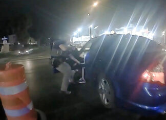 Videos de tiroteo en Texas contradicen versión de autoridades sobre la muerte de ciudadano de EE. UU.