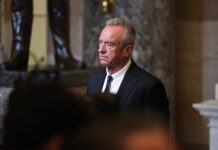 Un juez impide que el gobierno de EE. UU. reduzca las recomendaciones de vacunas vacunas