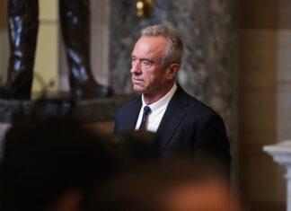 Un juez impide que el gobierno de EE. UU. reduzca las recomendaciones de vacunas vacunas