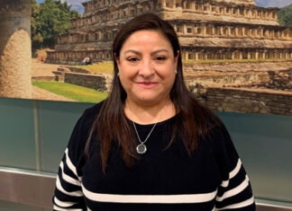 Best seller hispano incluye a una latina de la región de Filadelfia